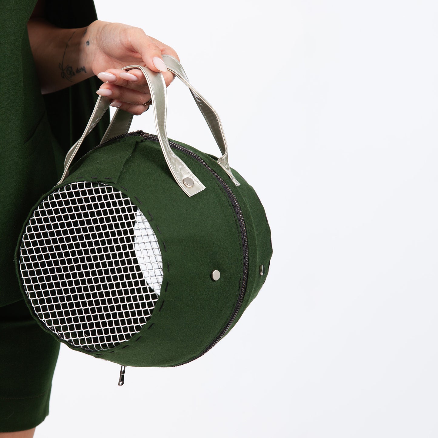 Green basket with uncovered bottom and covered side